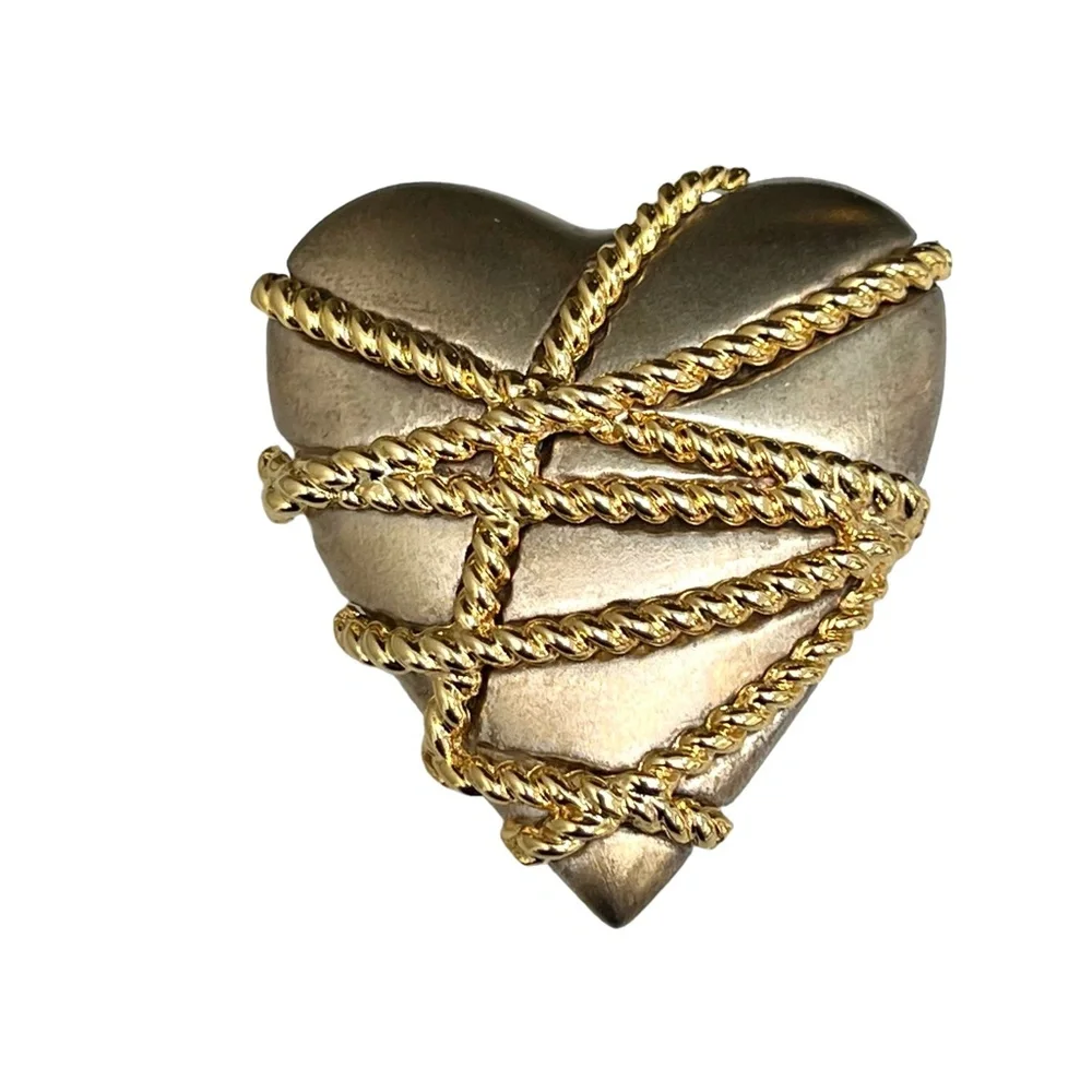 VINTAGE HEART BROOCH IN SILVER TONE WITH GOLD TONE ROPES